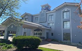 Days Inn & Suites By Wyndham Arlington Heights